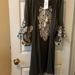 NWT! CHIC CONNECTION Green DRESS with FLORAL EMBROIDERY ~ Size 3X